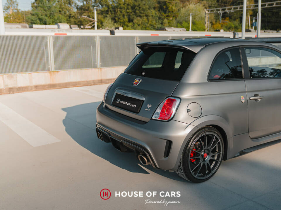 Immagine 19/50 di Abarth 695 Biposto (2016)