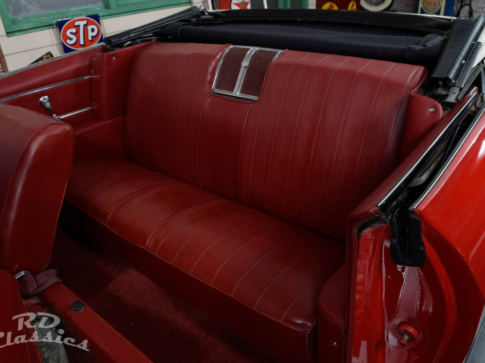 Image 39/41 of Buick Le Sabre Convertible (1966)