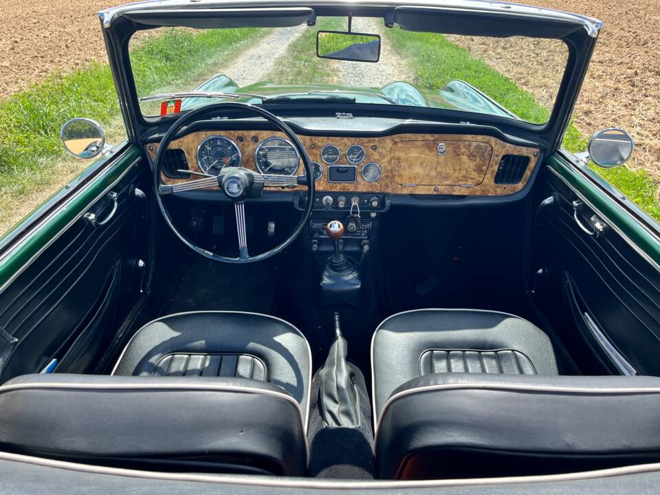 Image 11/18 of Triumph TR 4A IRS (1967)