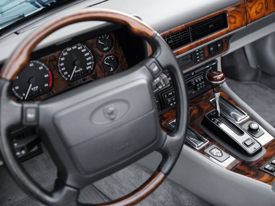 Imagen 27/52 de Jaguar XJS 4.0 (1994)