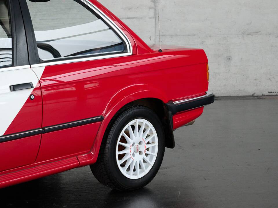 Bild 5/50 von BMW 325i (1986)