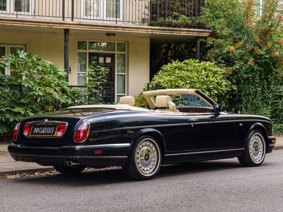 Afbeelding 3/33 van Rolls-Royce Corniche V (2001)