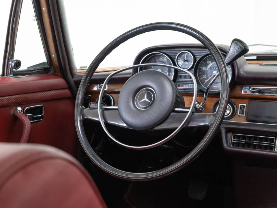 Image 11/27 of Mercedes-Benz 280 SEL 4,5 (1972)