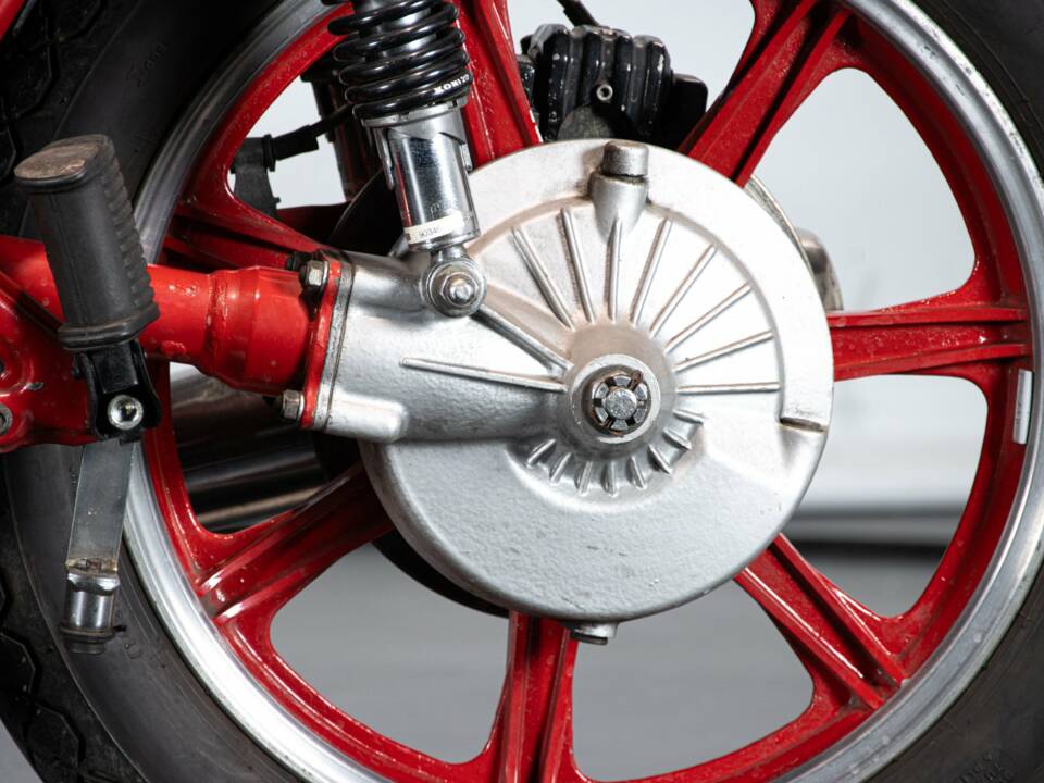 Immagine 11/50 di Yamaha DUMMY (1979)