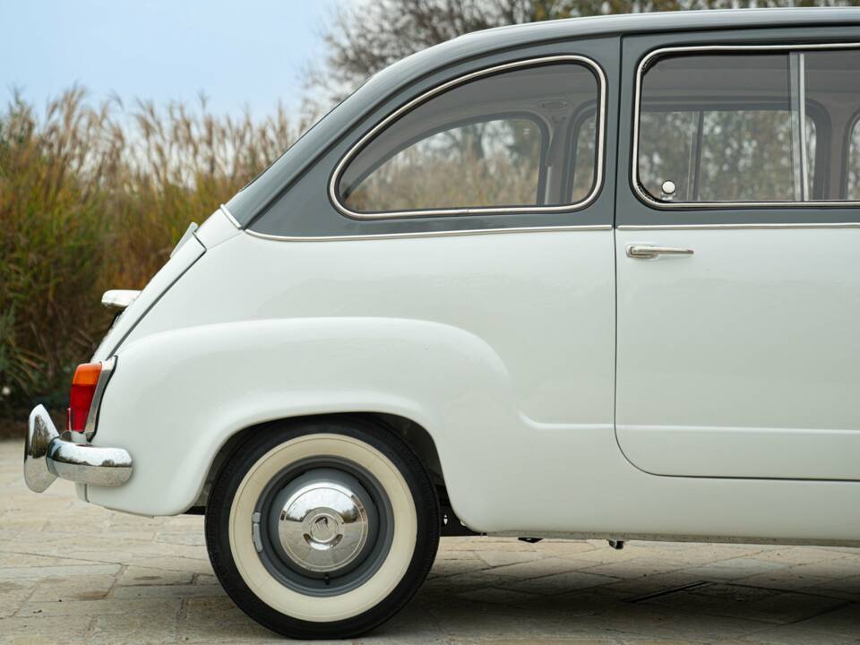 Image 32/50 of FIAT 600 D Multipla (1963)