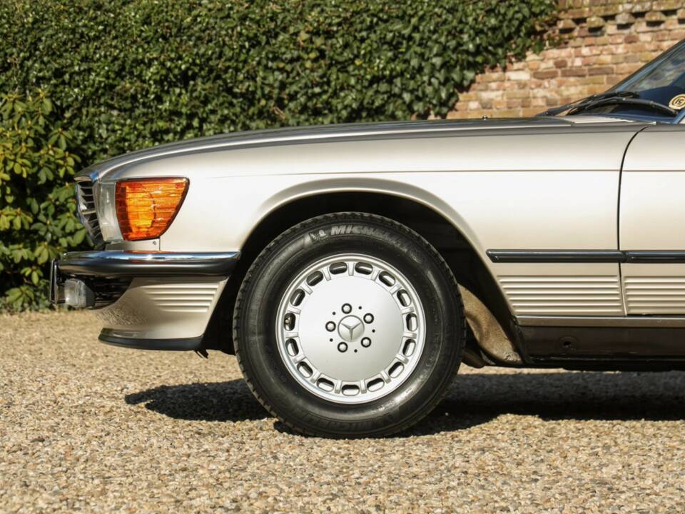 Bild 29/50 von Mercedes-Benz 560 SL (1987)