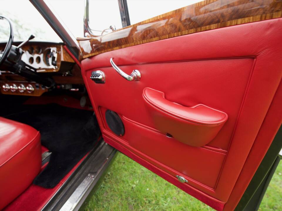 Image 23/50 of Bentley S 2 (1960)