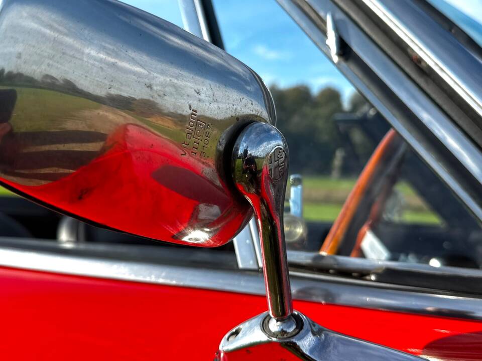 Imagen 35/50 de Alfa Romeo 1750 Spider (1971)