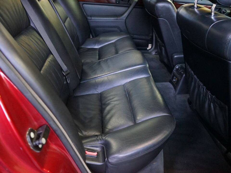 Bild 21/33 von BMW 750i (1991)