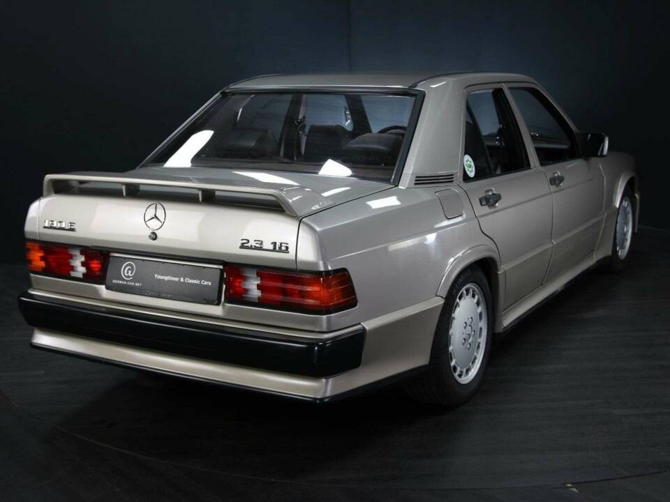 Image 5/30 of Mercedes-Benz 190 E 2.3-16 (1984)