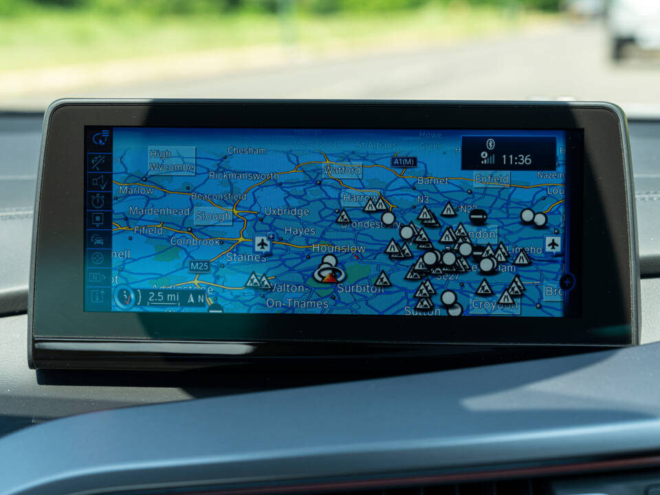 Image 20/33 of BMW i8 Coupé (2015)