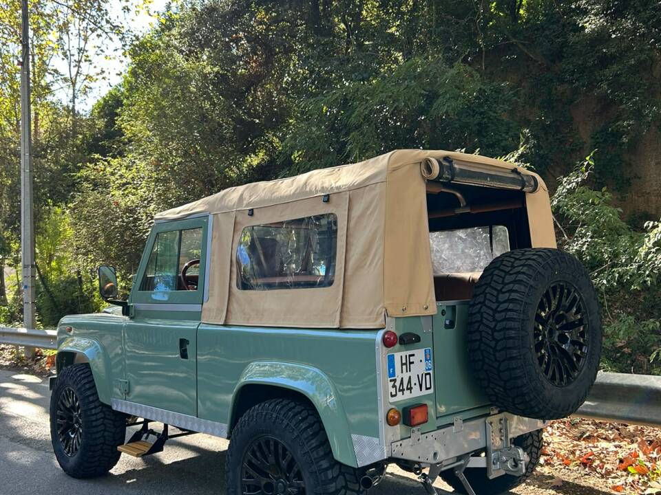 Image 13/72 of Land Rover 90 (1987)