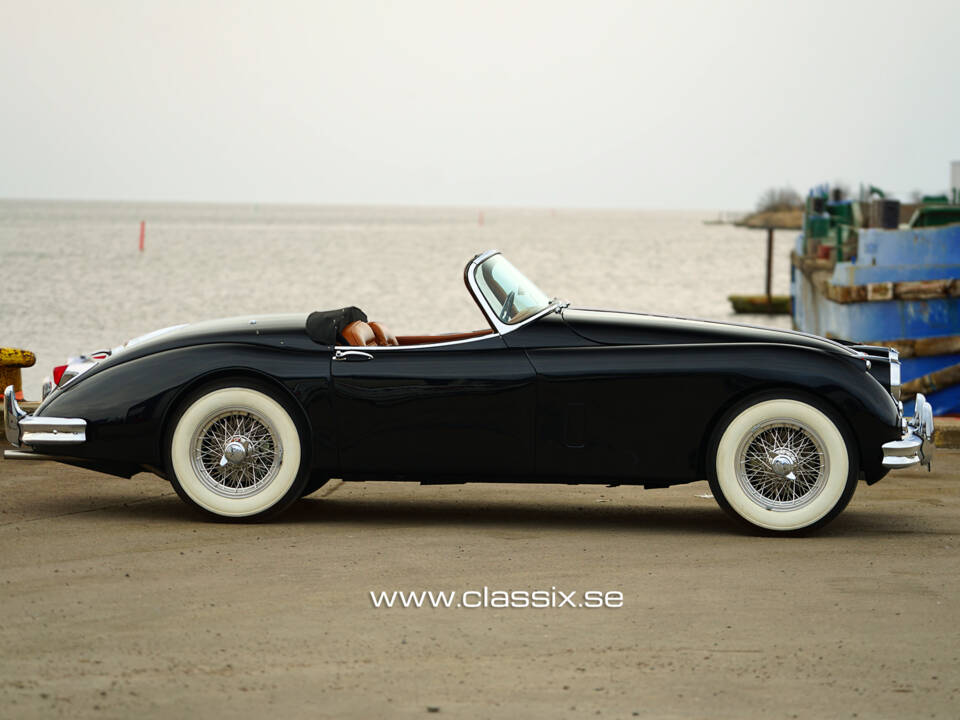 Image 11/15 of Jaguar XK 150 OTS (1958)