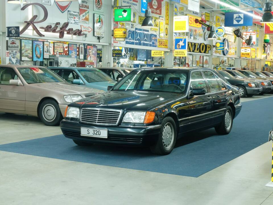 Bild 10/50 von Mercedes-Benz S 320 (1996)
