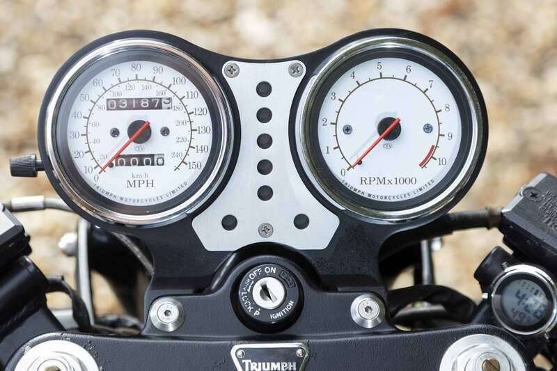 Immagine 39/40 di Triumph Speed Triple (1999)