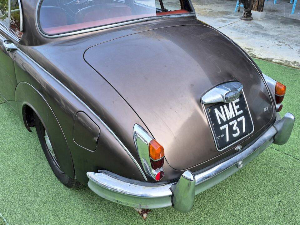 Bild 30/76 von Jaguar Mk II 2.4 (1963)