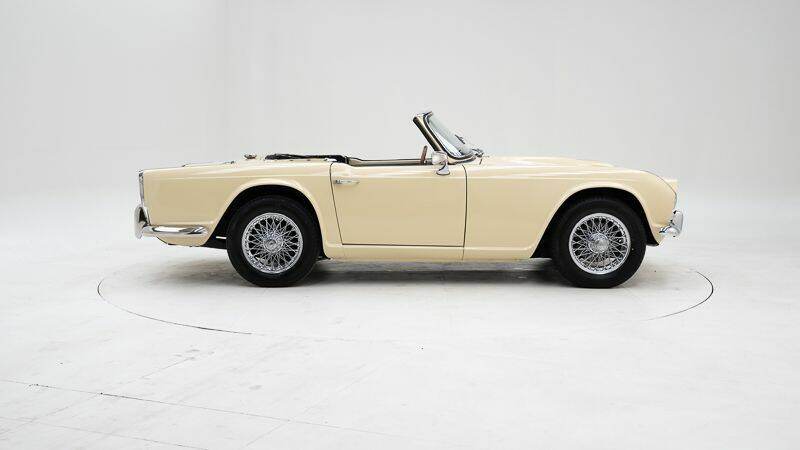 Image 6/15 of Triumph TR 4 (1965)