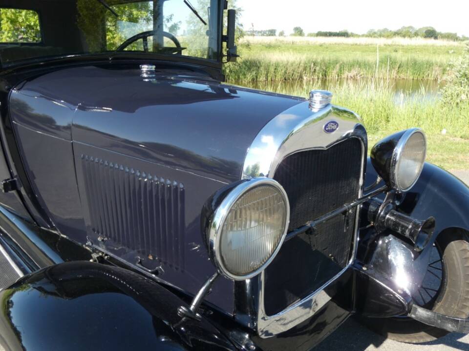 Image 8/15 of Ford Model A Tudor Sedan (1929)
