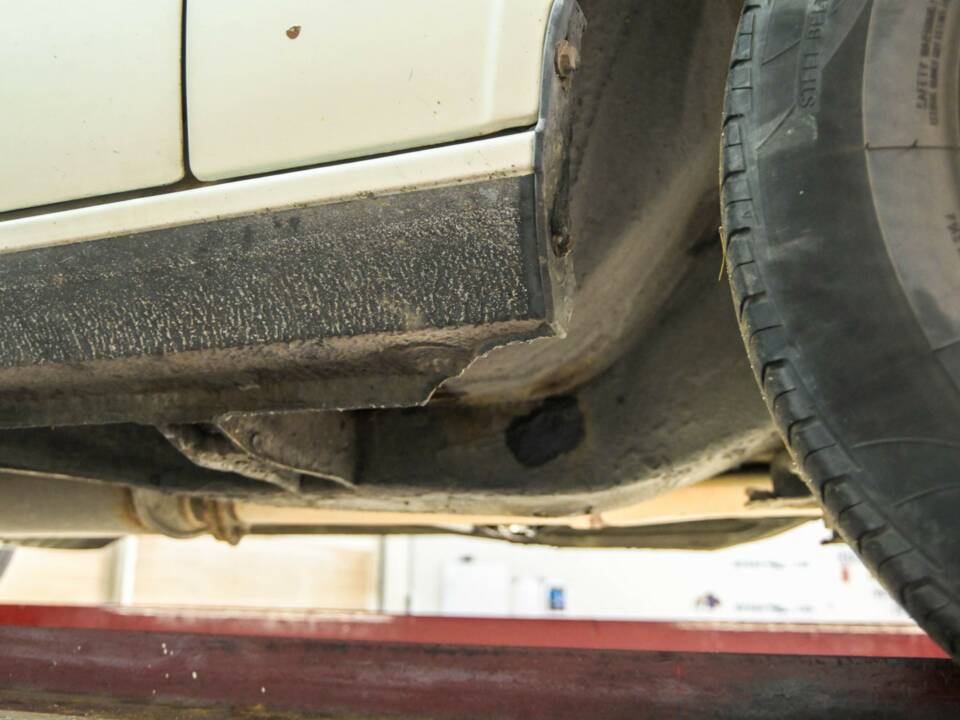 Image 47/50 of Volvo 740 GL (1987)
