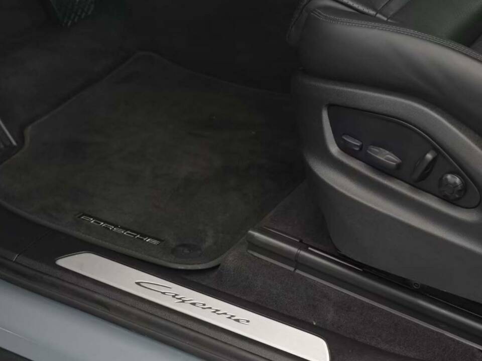 Bild 12/12 von Porsche Cayenne E-Hybrid (2024)