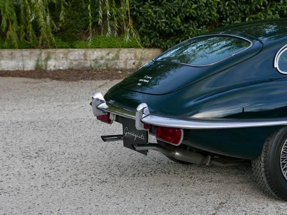 Immagine 17/50 di Jaguar E-Type (1968)