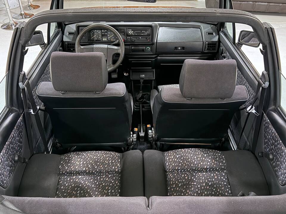 Image 17/22 of Volkswagen Golf Mk I Convertible 1.8 (1993)