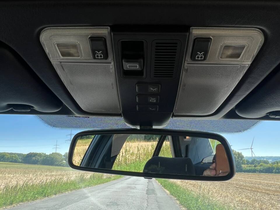 Immagine 13/32 di Mercedes-Benz 400 SE (1993)