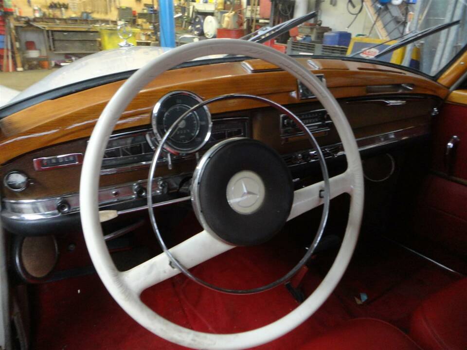 Image 16/28 de Mercedes-Benz 300 d (1960)