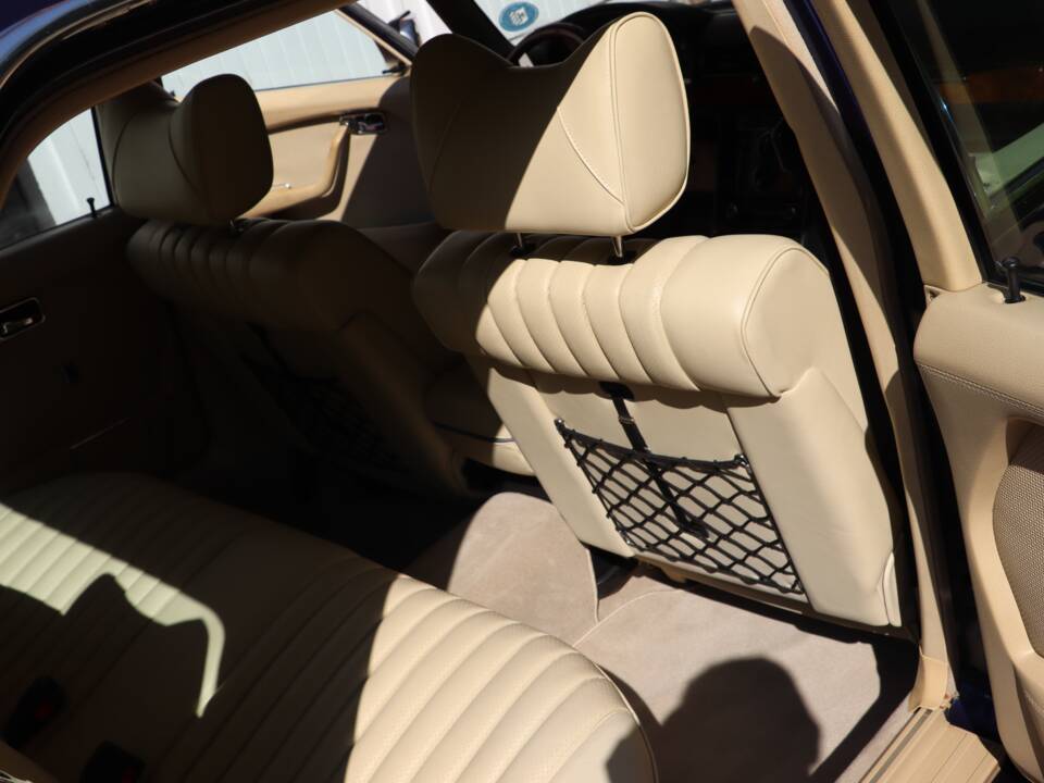 Image 43/57 de Mercedes-Benz 450 SEL 6,9 (1977)
