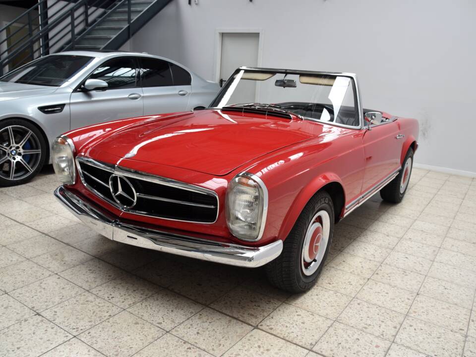 Image 9/34 of Mercedes-Benz 230 SL (1966)