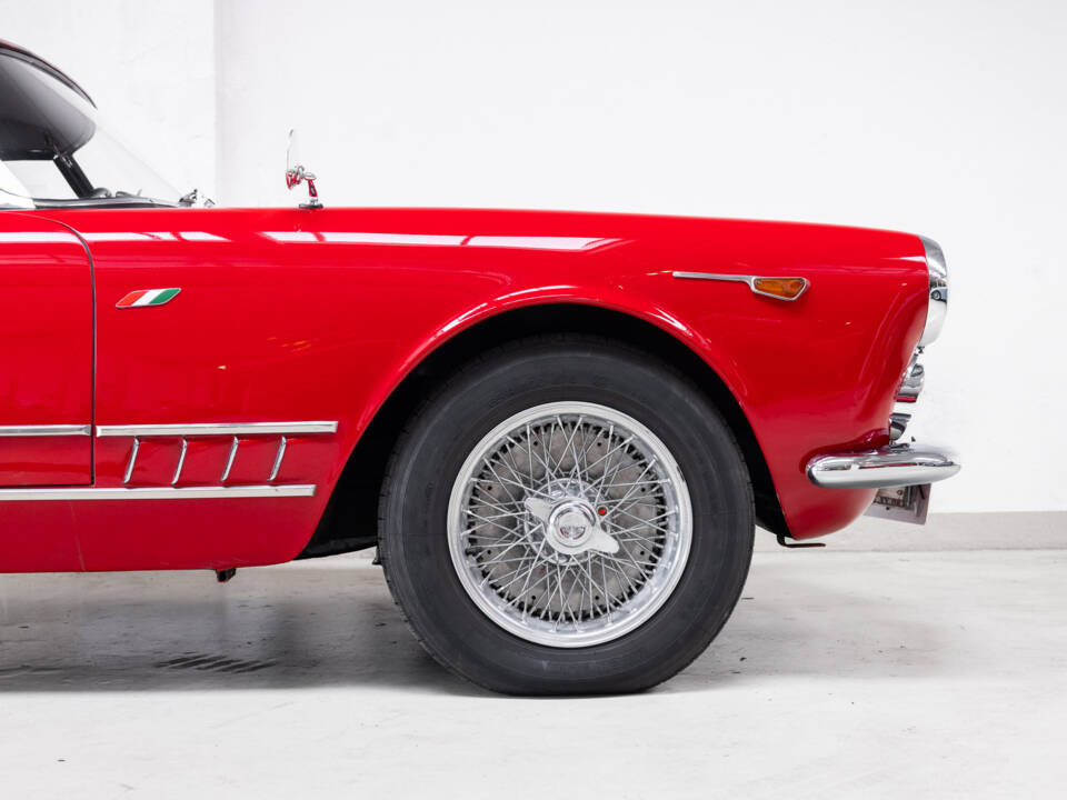 Image 25/39 of Alfa Romeo 2000 Spider (1960)