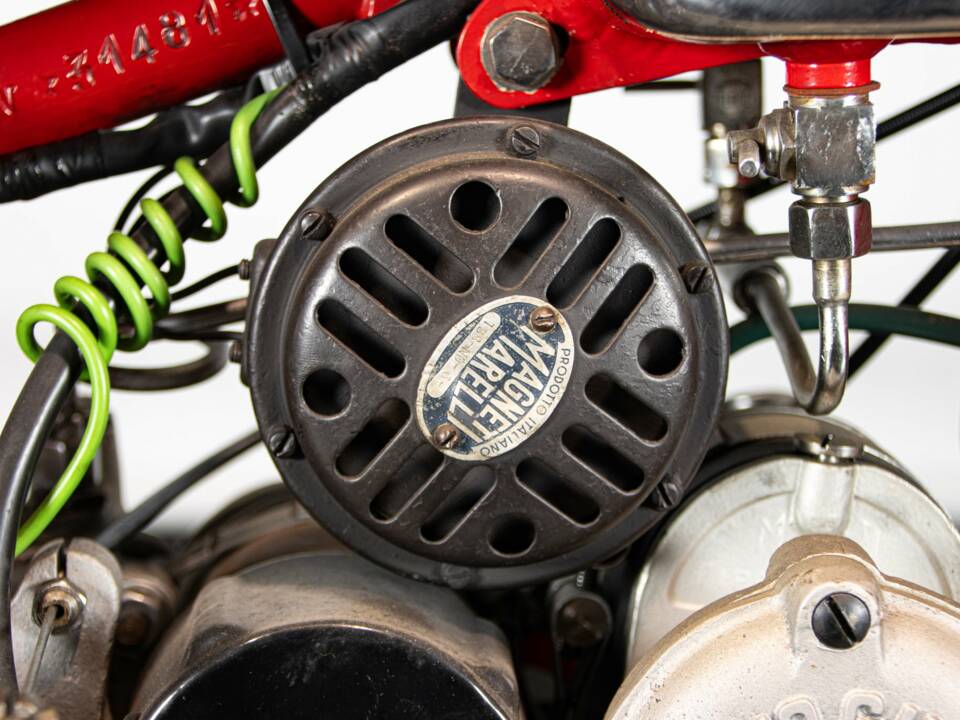 Imagen 42/50 de Moto Guzzi DUMMY (1952)