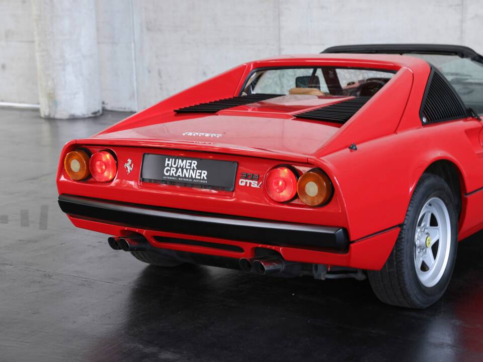 Image 21/50 of Ferrari 308 GTSi (1982)