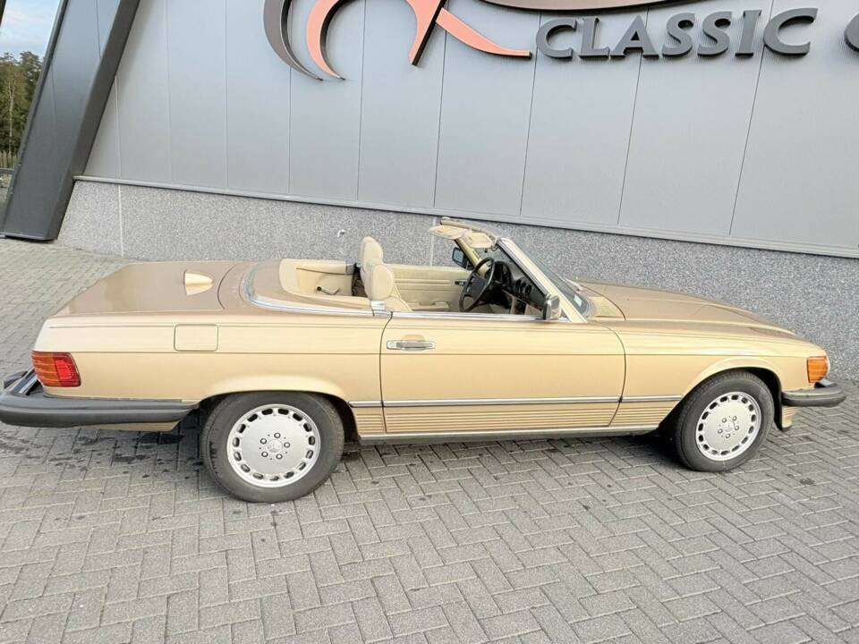 Image 10/50 of Mercedes-Benz 560 SL (1987)