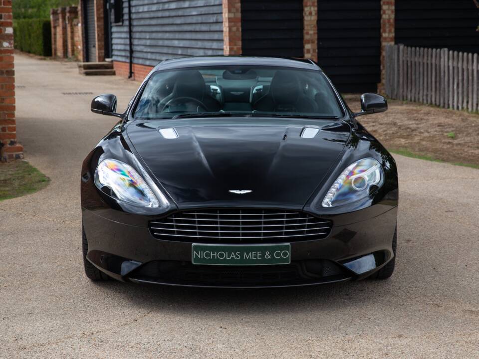 Image 15/94 of Aston Martin DB 9 (2014)
