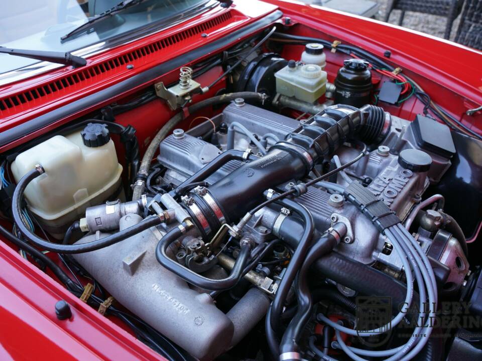 Immagine 43/50 di Alfa Romeo 2.0 Spider (1991)