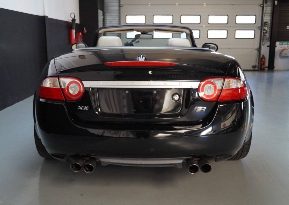 Image 25/65 de Jaguar XKR (2009)