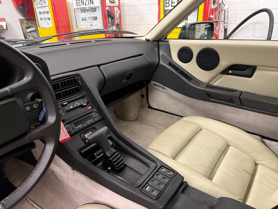 Bild 10/17 von Porsche 928 S4 (1990)