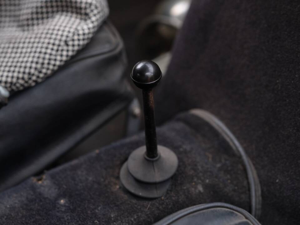 Bild 26/32 von Reliant Regent Van 10cwt (1969)