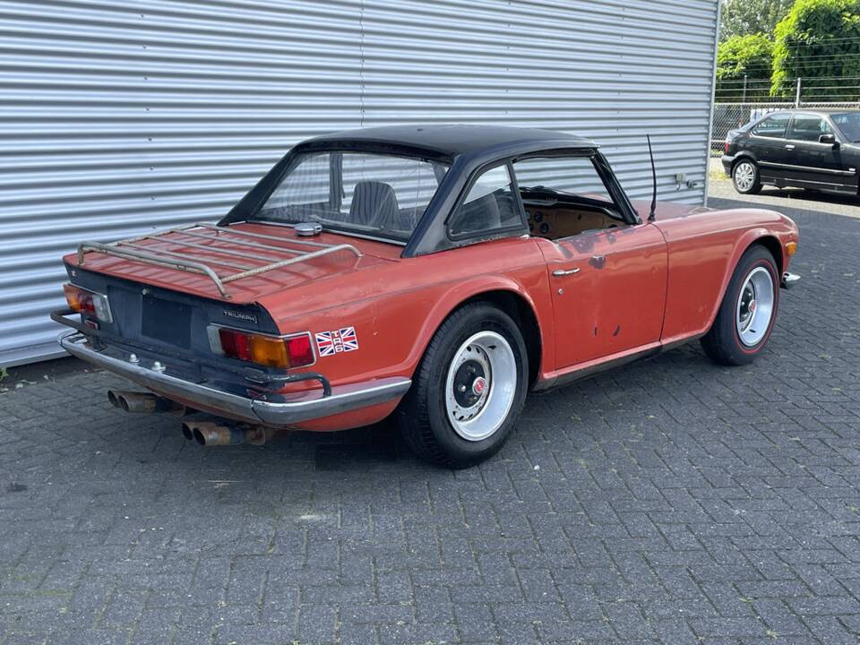 Image 8/8 of Triumph TR 6 (1971)