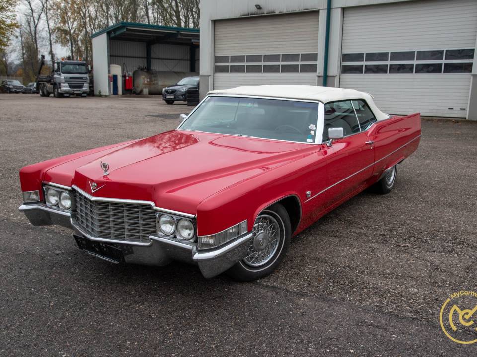 Image 2/20 of Cadillac DeVille Convertible (1969)