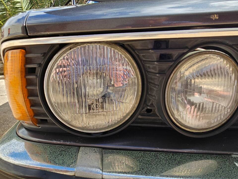Image 64/100 of BMW 728i (1983)