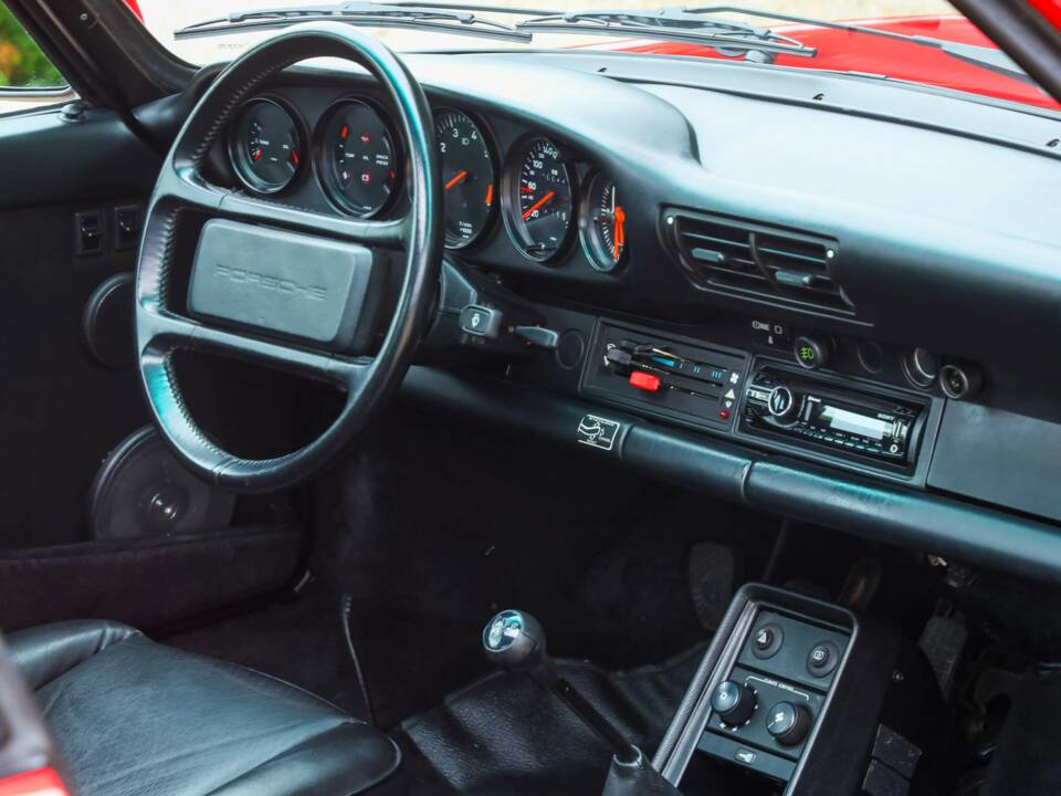 Image 9/50 of Porsche 911 Carrera 3.2 (1988)