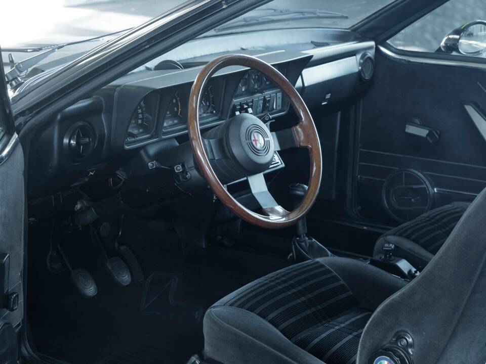 Bild 27/48 von Alfa Romeo GTV 6 2.5 (1981)