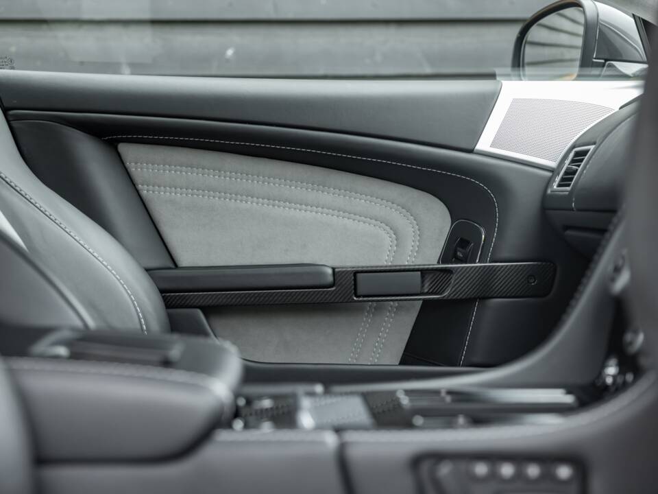 Bild 21/56 von Aston Martin DBS (2010)