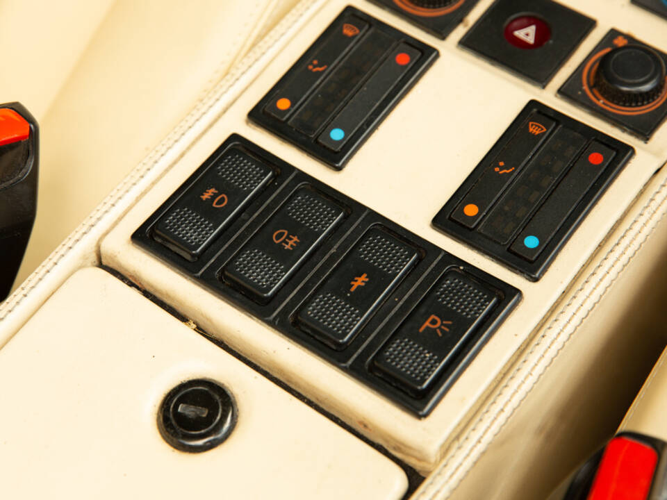 Immagine 21/49 di Ferrari 328 GTS (1988)