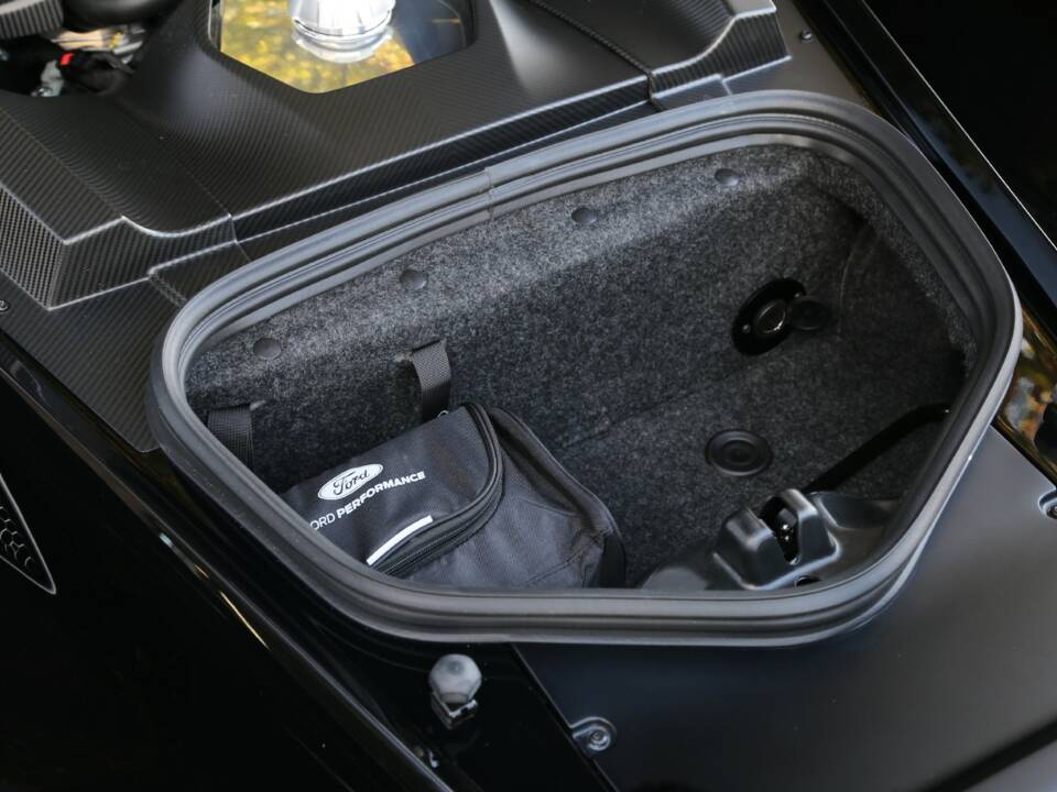 Image 21/50 of Ford GT Carbon Series (2021)