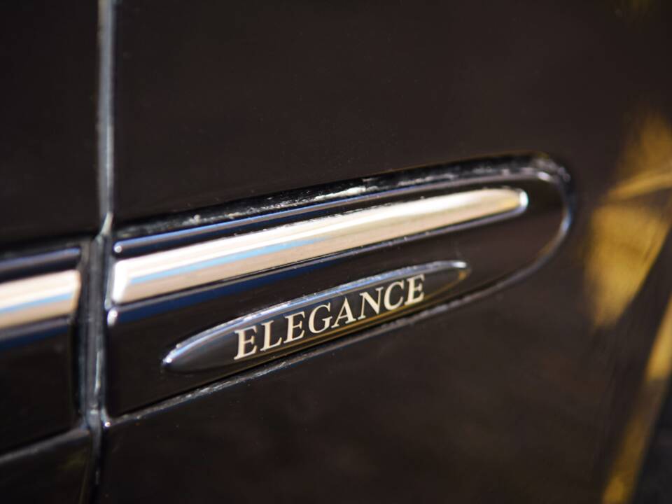 Image 29/49 of Mercedes-Benz CLK 500 (2004)