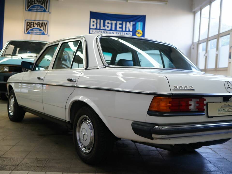 Bild 12/33 von Mercedes-Benz 300 D (1984)