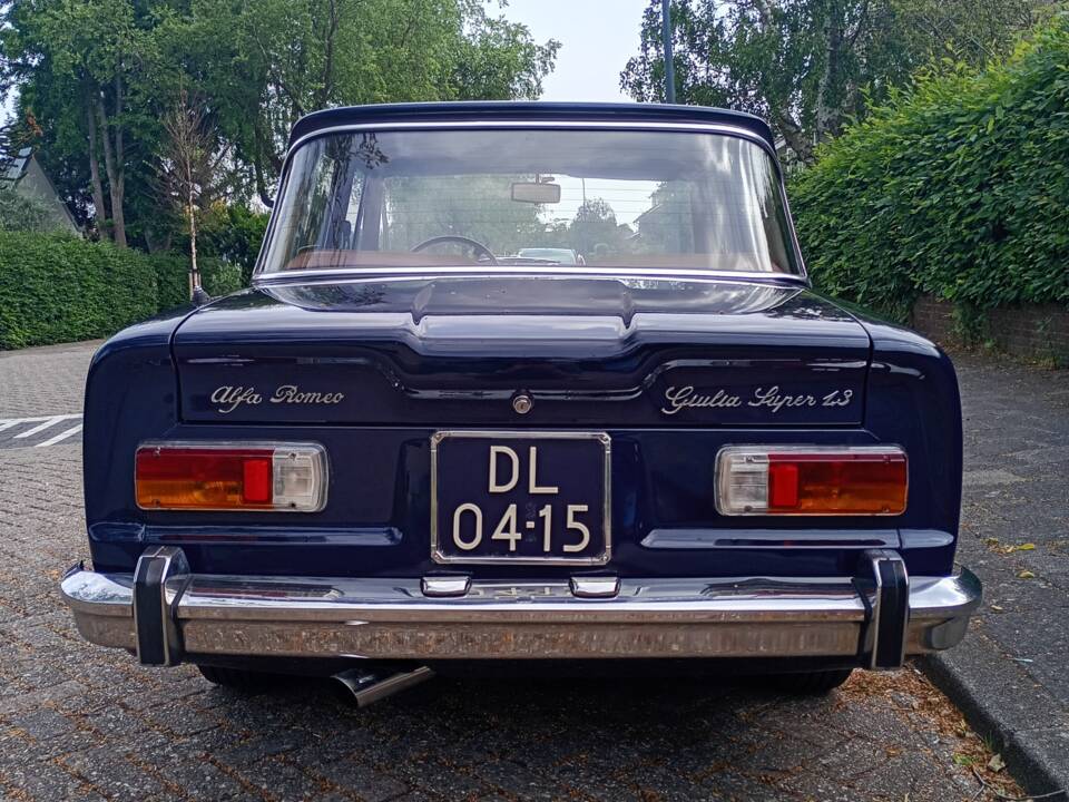 Image 4/15 of Alfa Romeo Giulia Super 1.3 (1972)